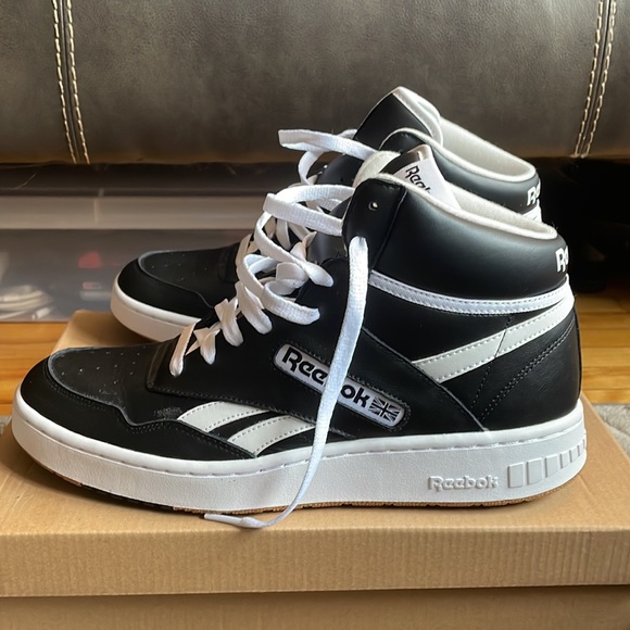 Reebok Classic High Top - Picture 2 of 7